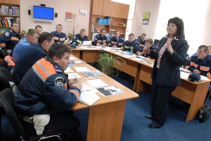 Украинские милиционеры уже начали учить английский