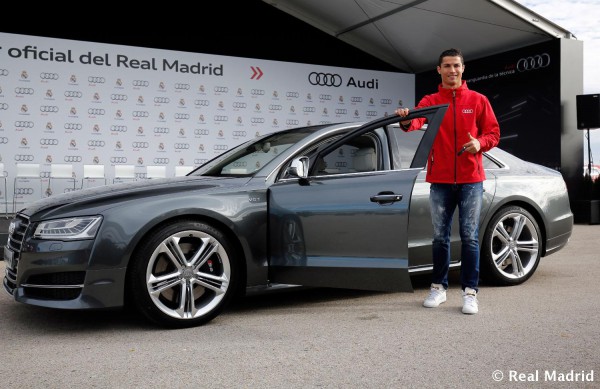 Криштиану Роналду получил самое быстрое авто - Audi S8 4.0