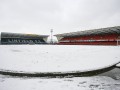 В Великобритании из-за сильных снегопадов отменили 15 матчей