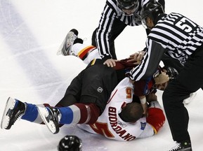 В NHL хотят ввести новые правила драк В NHL хотят ввести новые правила драк