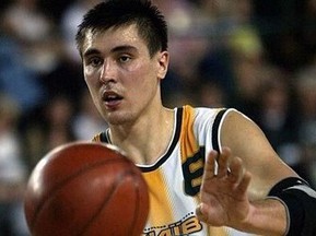 У Дроздова контракт с Будивельником до конца сезона