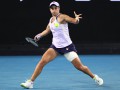 Барти одержала уверенную победу над Александровой в матче Australian Open