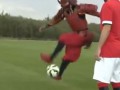 Самурай показал футболистам Манчестер Юнайтед, как нужно обращаться с мячом