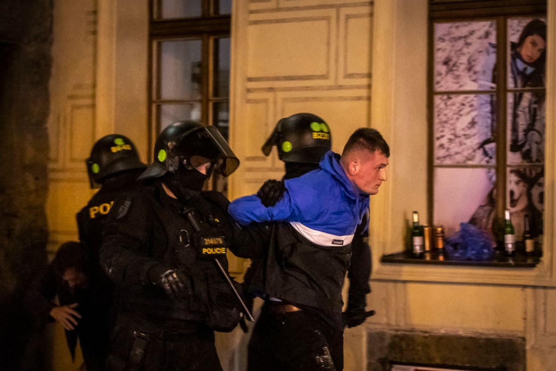 В Праге произошли стычки фанатов с полицией