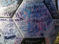 В Донецке вандалы обезобразили памятник Евро-2012