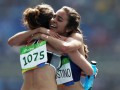 Участница олимпийского забега помогла подняться упавшей сопернице