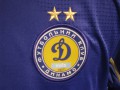 Динамо устроило распродажу клубной атрибутики со старым логотипом