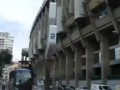 Отчаянный. Фанат Барселоны исполнил гимн клуба у входа на стадион Реала