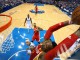 Дуайт Ховард (номер 12) из Houston Rockets бьет слэм-данк в корзину Dallas Mavericks во время игры Четырех плей-офф Западной конференции NBA, 26 апреля 2015 года, в Далласе, штат Техас.