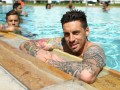 Мокрое счастье: Футболисты Металлиста провели тренировку в бассейне