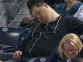 Фанат, уснувший на матче, требует от телекомпании 10 миллионов долларов