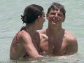 Безработного Аршавина застукали с любовницей на пляже в Майами (ФОТО)