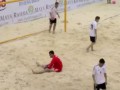 Чудеса жонглирования: Невероятный гол в пляжном футболе