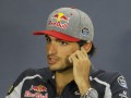 Руководитель Red Bull Racing подтвердил контракт Сайнса с Toro Rosso
