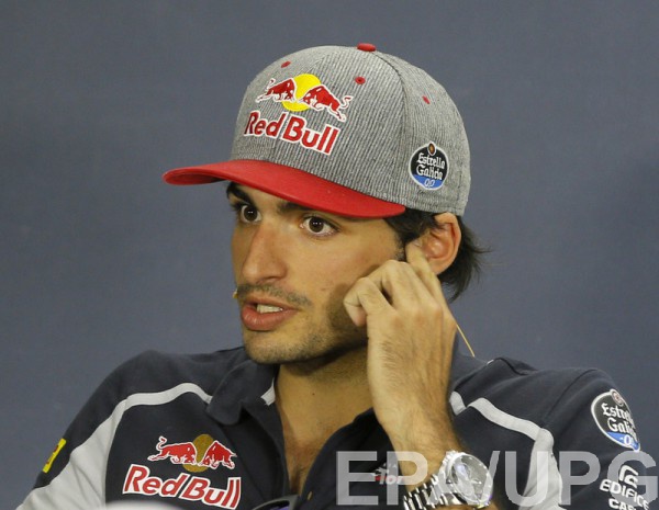 Карлос Сайнс продолжит выступать за Toro Rosso