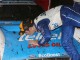Мемо Ройяс целует свой гоночный автомобиль после победы в гонке в Себринге, штат Флорида, США