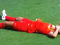 Звезда сборной Англии потеряла сознание во время матча