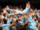 Фрэнка Лэмпарда из Манчестер Сити подбрасывают в воздух его товарищи по команде после матча Barclays Премьер-Лиги между Манчестер Сити и Саутгемптон, 24 мая 2015 года, в Манчестере, Англия.