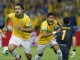Игроки сборной Бразилии Фред и Неймар празднуют первый гол в ворота Испании во время финального поединка Кубка Конфедераций 