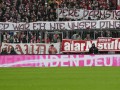Поклонники Баварии вывесили баннер против Гвардиолы