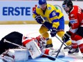 Хоккейный чемпионат мира: Спорный гол принес Украине поражение в стартовом матче