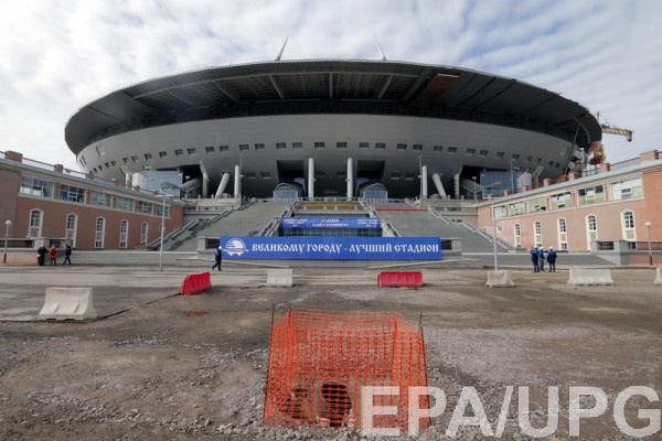 Поле стадиона в Петербурге придется переделывать