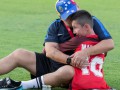 Марадона исполнил мечту юного фаната с инвалидностью, сыграв с ним в футбол