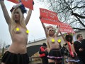 Активистки движения FEMEN устроили очередную акцию протеста