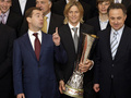 Тимощук везет Кубок УЕФА в Донецк