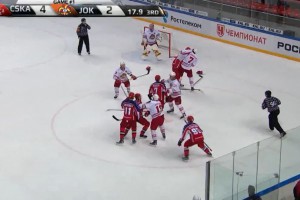 Российскому хоккеисту не хватило "пары" для массовой драки