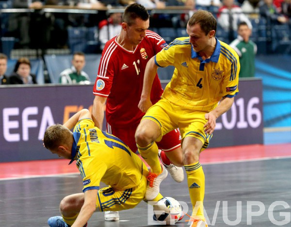 Сборная Украины с победы стартовала на Евро 2016