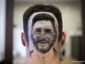 Сербский парикмахер сделал фанату изображение Месси на затылке