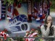 Болельщики Локомотива несут цветы к арене клуба