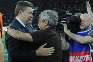 Мирча Луческу доволен новым трофеем Мирча Луческу доволен новым трофеем