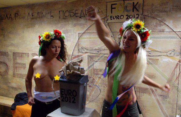 -     ,   FEMEN