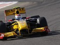 Renault исследует причины схода Петрова