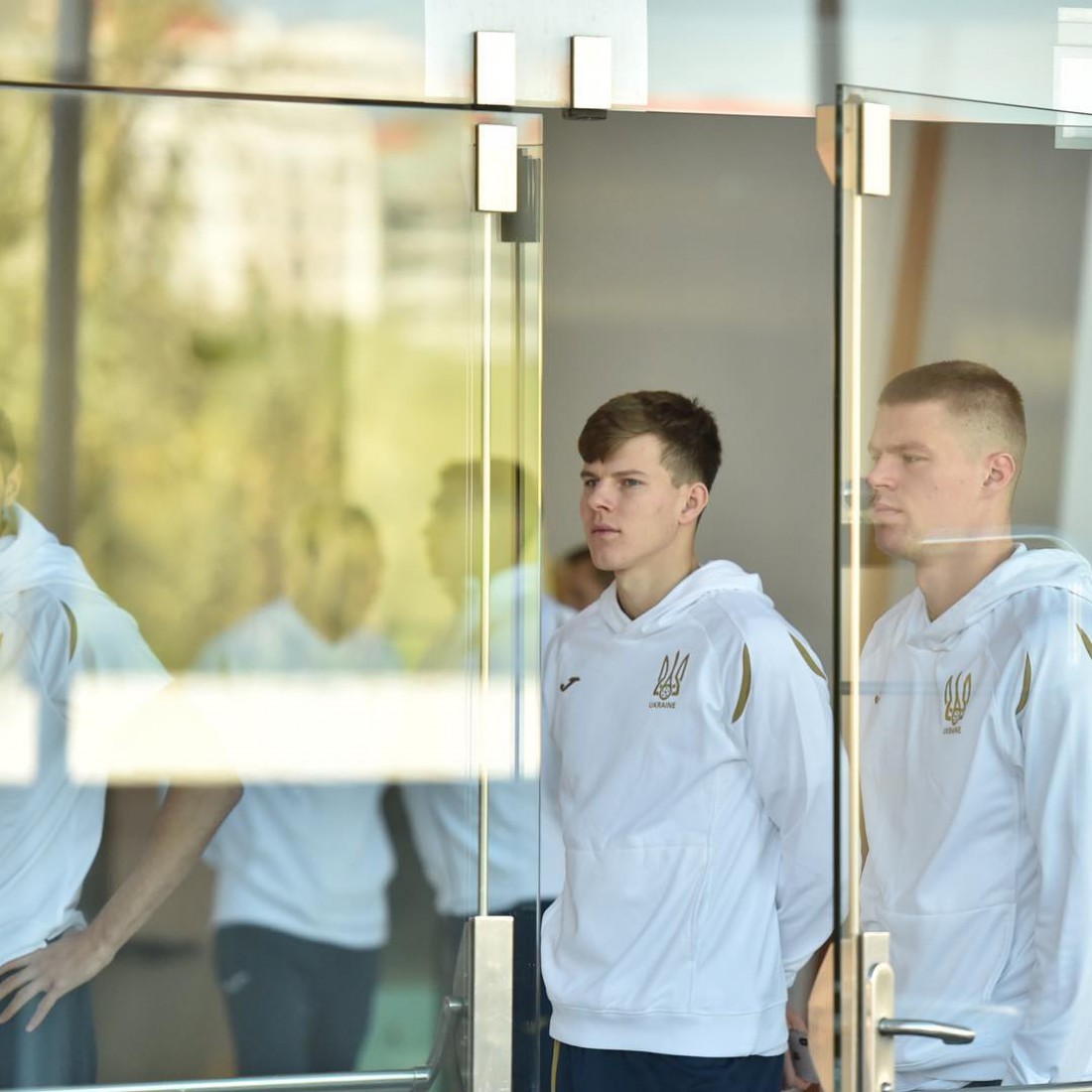 Игроки сборной Украины на прогулке по Лиссабону