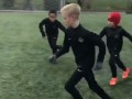 Шикарный финт неизвестного мальчишки, который однажды может стать звездой футбола
