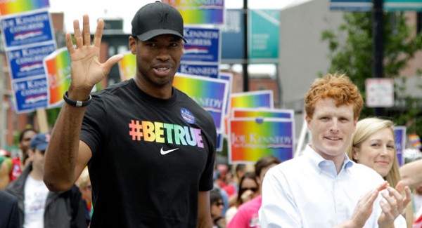 Коллинз и Кеннеди III на гей-параде в Бостоне