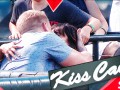 На матче NBA болельщица на глазах у своего парня поцеловала другого