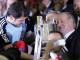Король Испании Хуан Карлос вручает кубок капитану Реала Икеру Касильясу