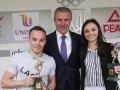 Верняев и Крива получили награды лучших спортсменов месяца