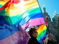 Болельщикам-геям разрешили целоваться на ЧМ-2018 в России