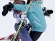 Американская горнолыжница Джулия Манкусо обнимает сестру после завоевания бронзы в супер-комбинации