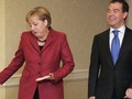 Медведев и Меркель посетят матч Россия-Германия