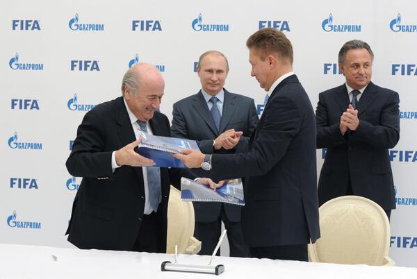 Блаттер доволен подписанием контракта с Газпромом