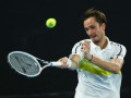 Медведев разгромил Циципаса и впервые в карьере вышел в финал Australian Open
