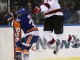 Защитник Нью-Йорк Айлендерс Брайан Стрейт и нападающий Нью-Джерси Дэвилз Алексей Поникаровский в матче NHL