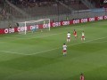 Защитник сборной Австрии забил комичный гол в свои ворота