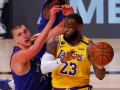 НБА: Лейкерс выиграли первый матч серии против Денвера
